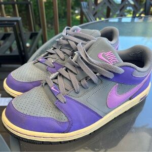Nike Prestige IV purple grey low tops
